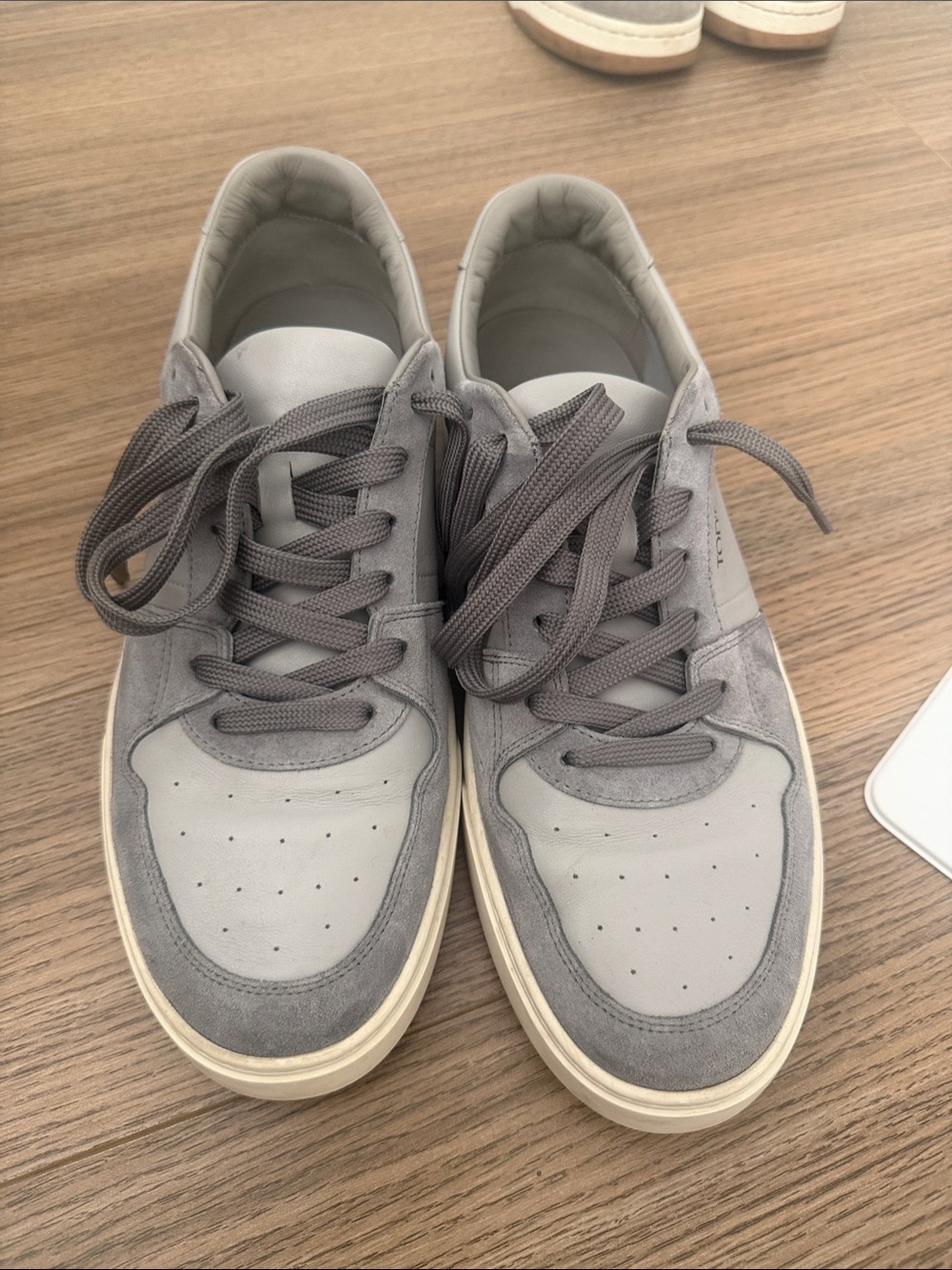 Men's Gray Casual Sneakers - Classic Low-Top